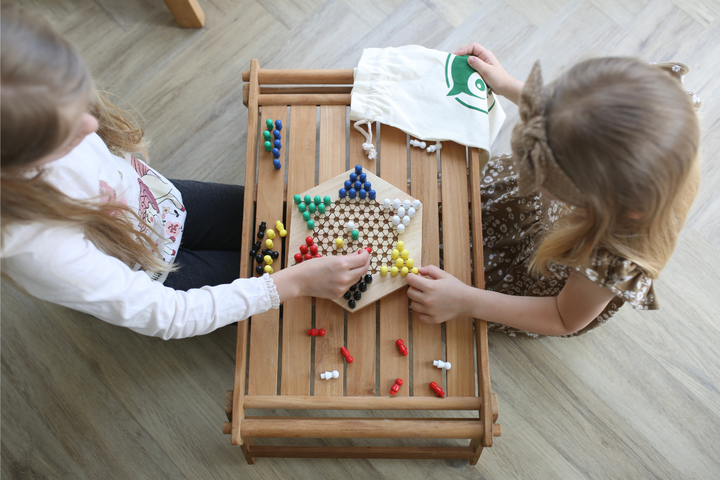 Giocattoli Halma in legno Natureich con figure da gioco / Gioco Montessori per lo sviluppo della logica Apprendimento dei processi Forme Natura Bambini dai 5 anni colorati